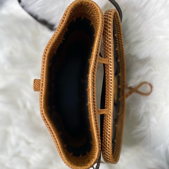 NWT DEWI hand Woven Rattan Carved Wood Balinese Tote Bag Handbag - Picture 7 of 11